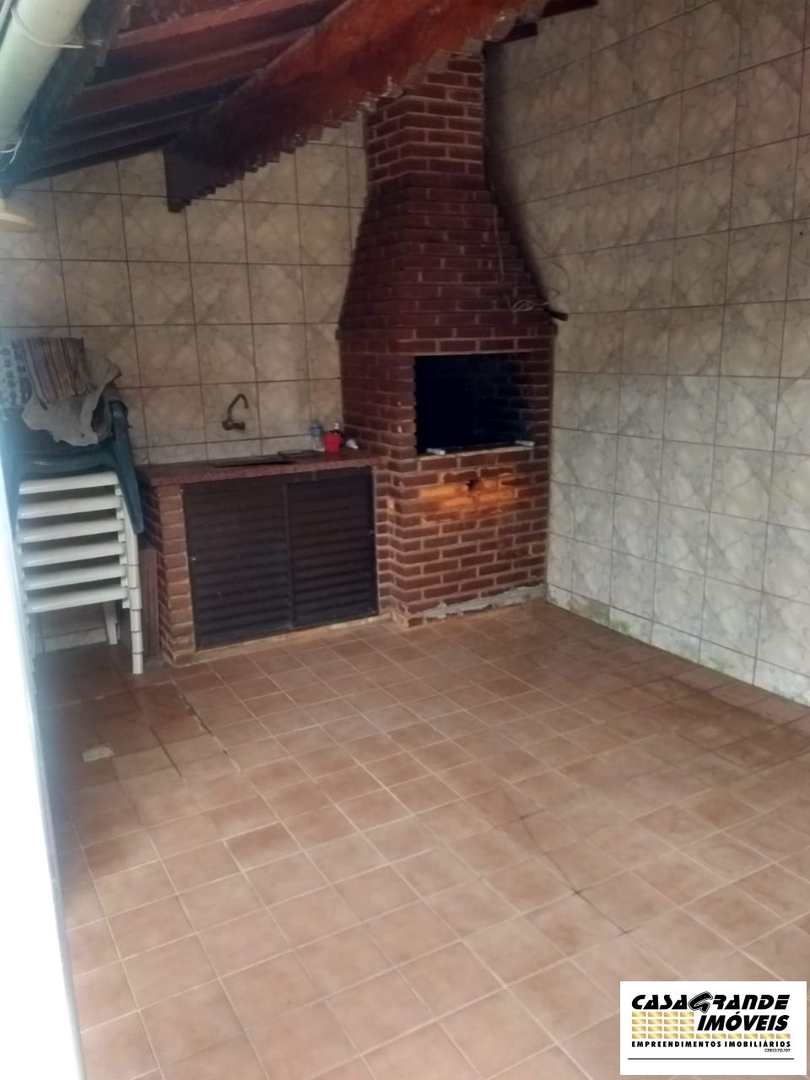 Casa à venda com 2 quartos, 125m² - Foto 4