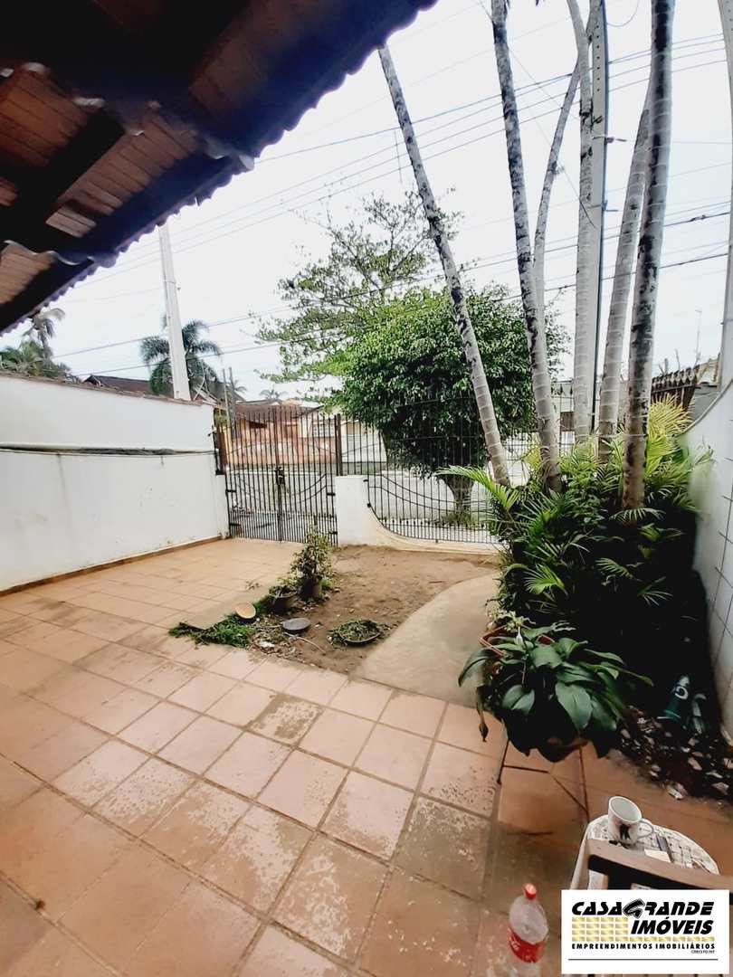 Casa à venda com 2 quartos, 98m² - Foto 4