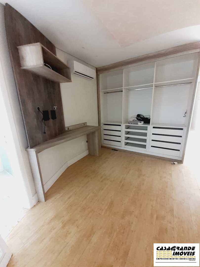 Casa à venda com 3 quartos, 220m² - Foto 23