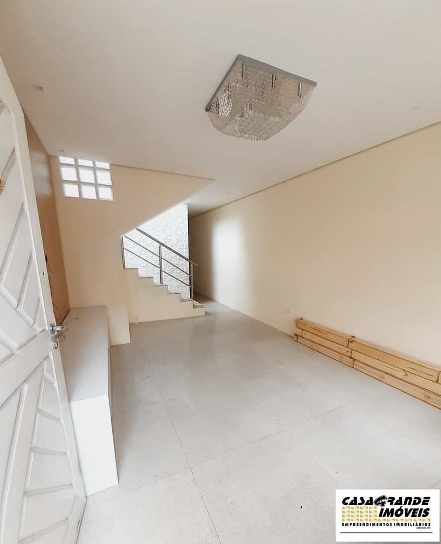 Casa à venda com 3 quartos, 220m² - Foto 7