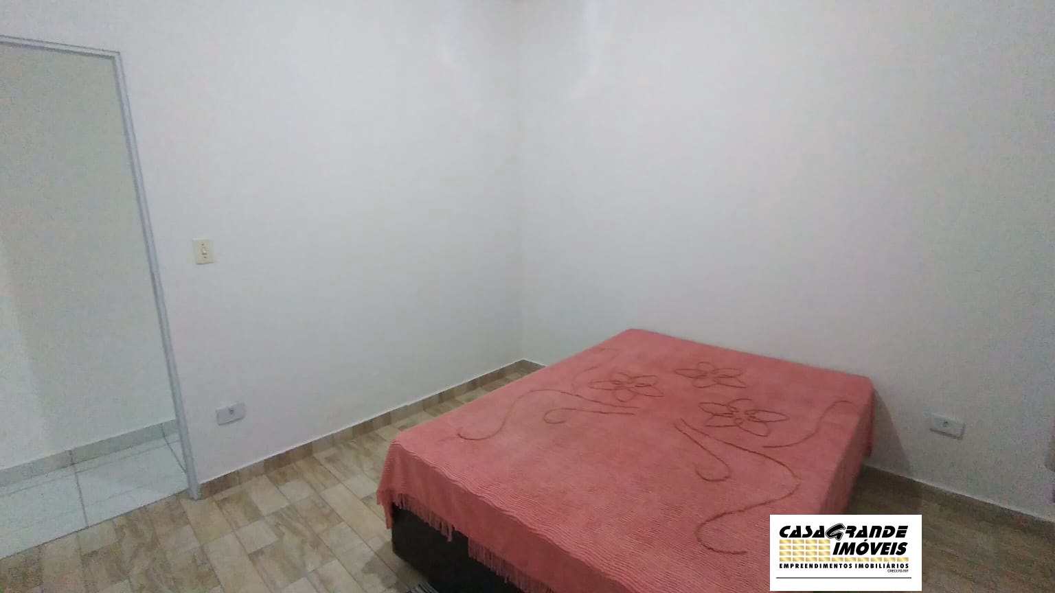 Casa à venda com 2 quartos, 70m² - Foto 11