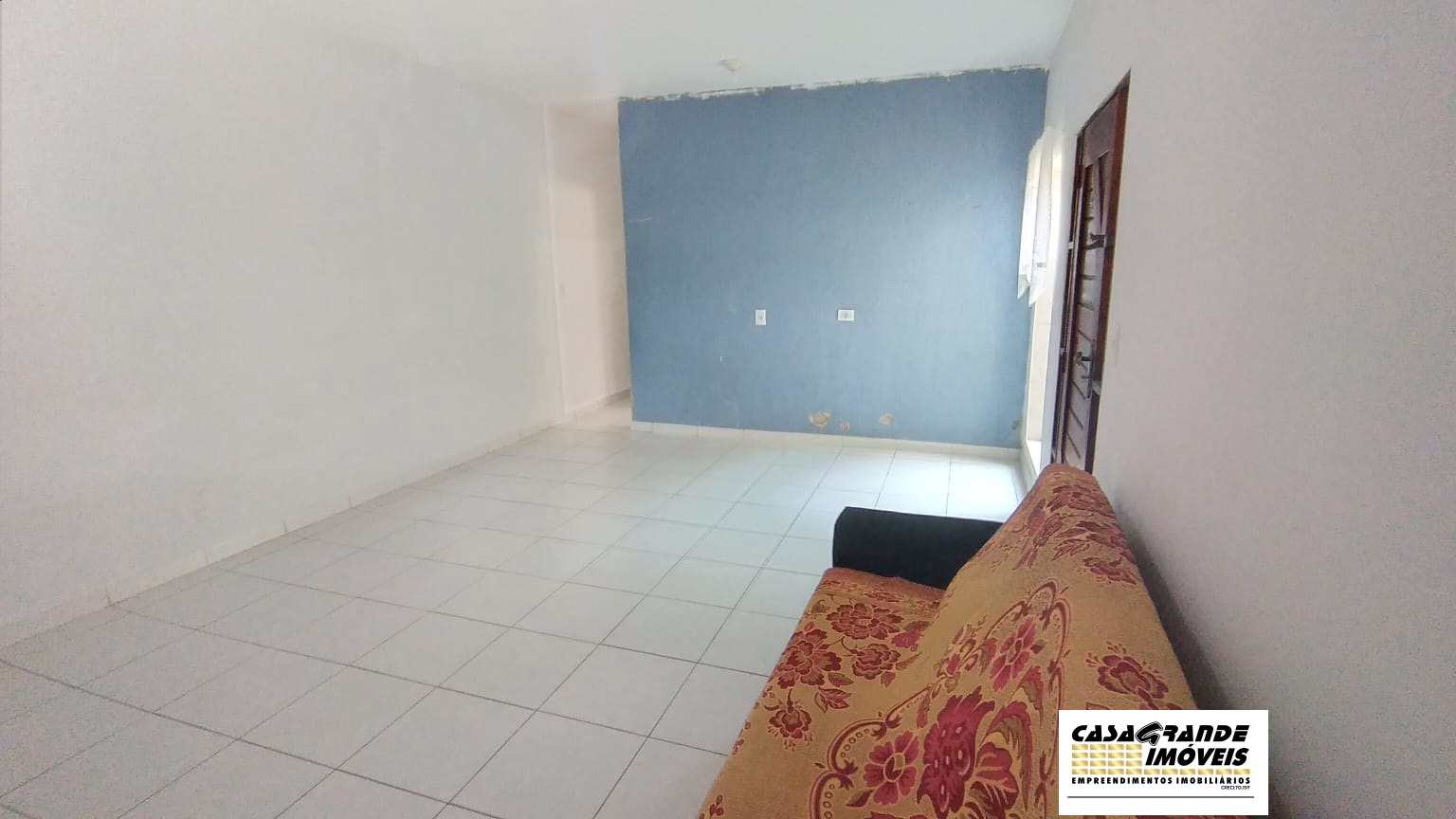 Casa à venda com 2 quartos, 70m² - Foto 4