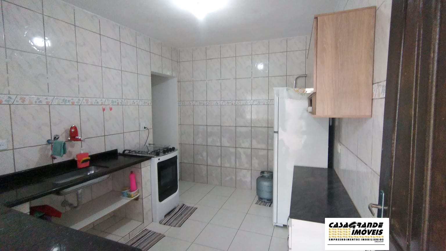 Casa à venda com 2 quartos, 70m² - Foto 18