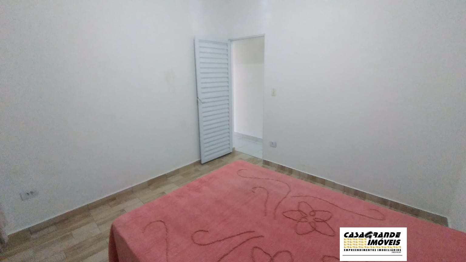 Casa à venda com 2 quartos, 70m² - Foto 8