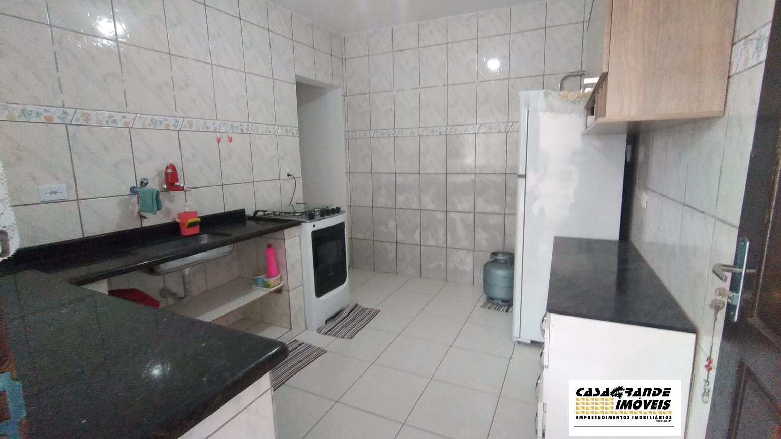 Casa à venda com 2 quartos, 70m² - Foto 17