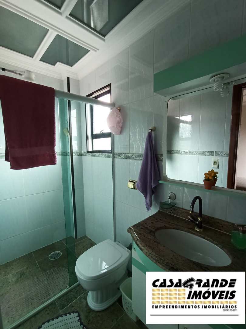 Apartamento à venda com 3 quartos, 200m² - Foto 23