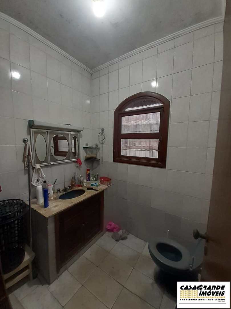 Casa à venda com 3 quartos, 194m² - Foto 14