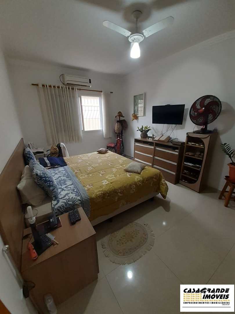 Casa à venda com 3 quartos, 248m² - Foto 17