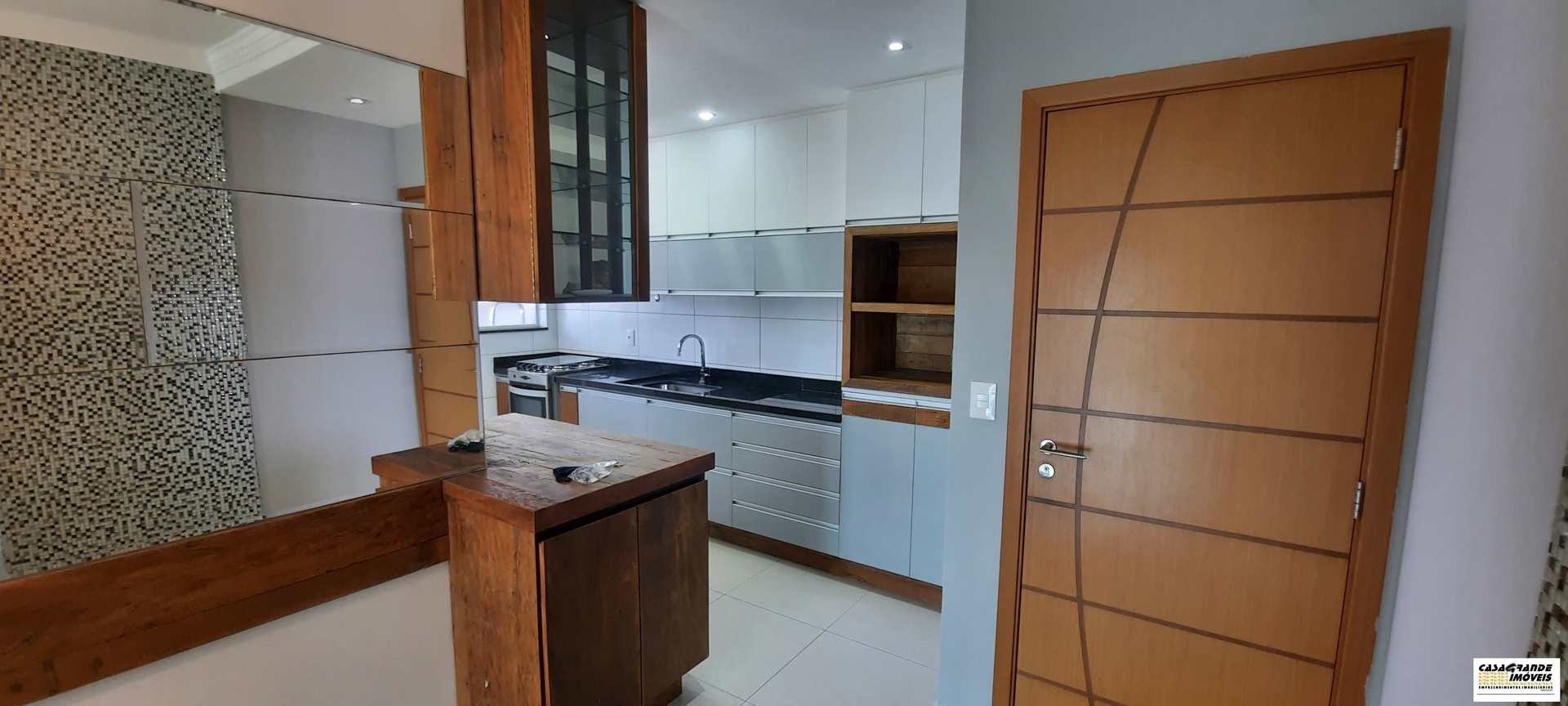 Apartamento à venda com 2 quartos, 82m² - Foto 2