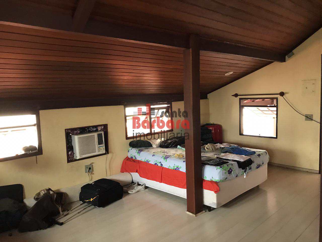 Casa à venda com 5 quartos, 220m² - Foto 7