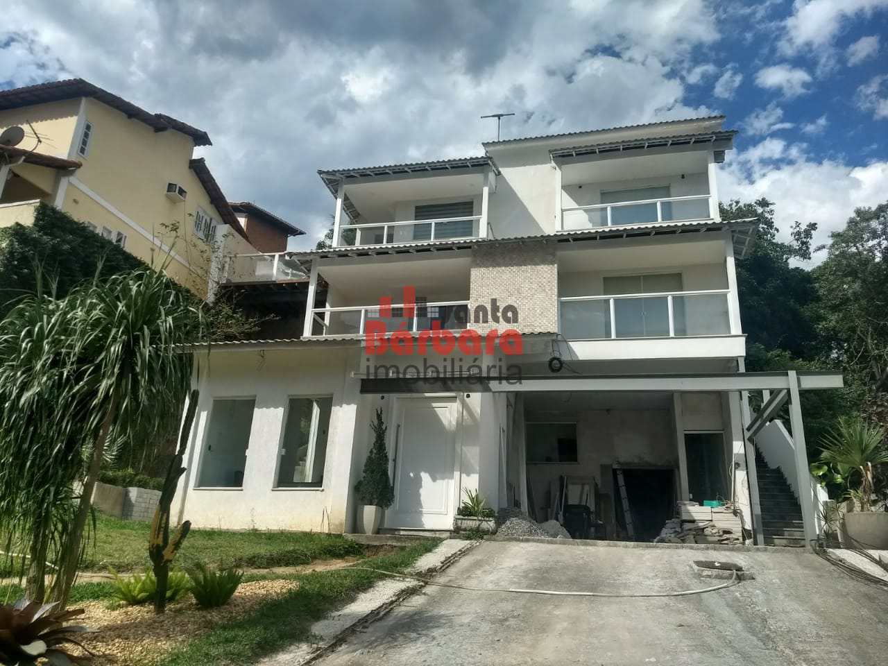 Casa à venda com 3 quartos, 200m² - Foto 2