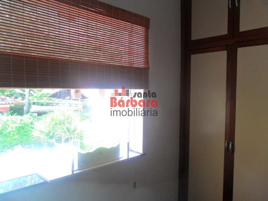 Casa de Condomínio à venda com 4 quartos, 400m² - Foto 32