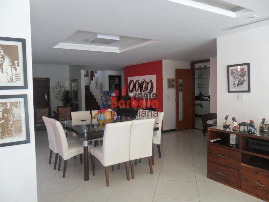 Casa de Condomínio à venda com 4 quartos, 400m² - Foto 2