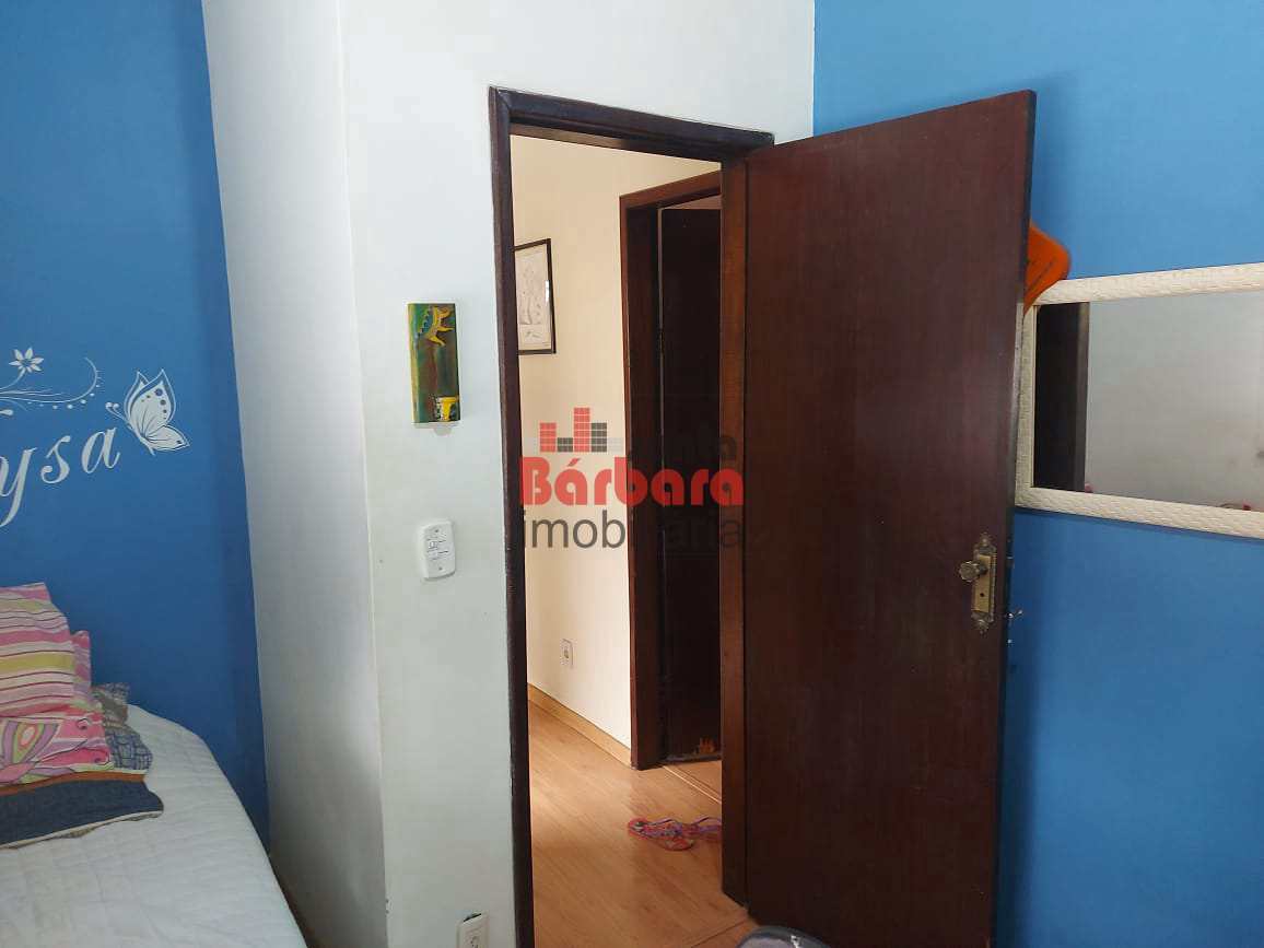 Casa à venda com 6 quartos, 100m² - Foto 25