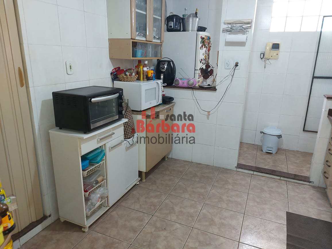 Casa à venda com 6 quartos, 100m² - Foto 12