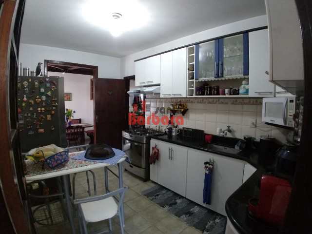 Casa à venda com 3 quartos, 250m² - Foto 23