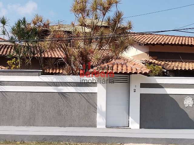 Casa à venda com 3 quartos, 250m² - Foto 2