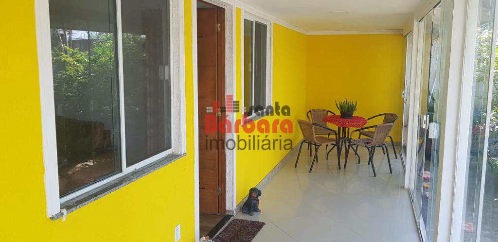 Casa à venda com 3 quartos, 80m² - Foto 1