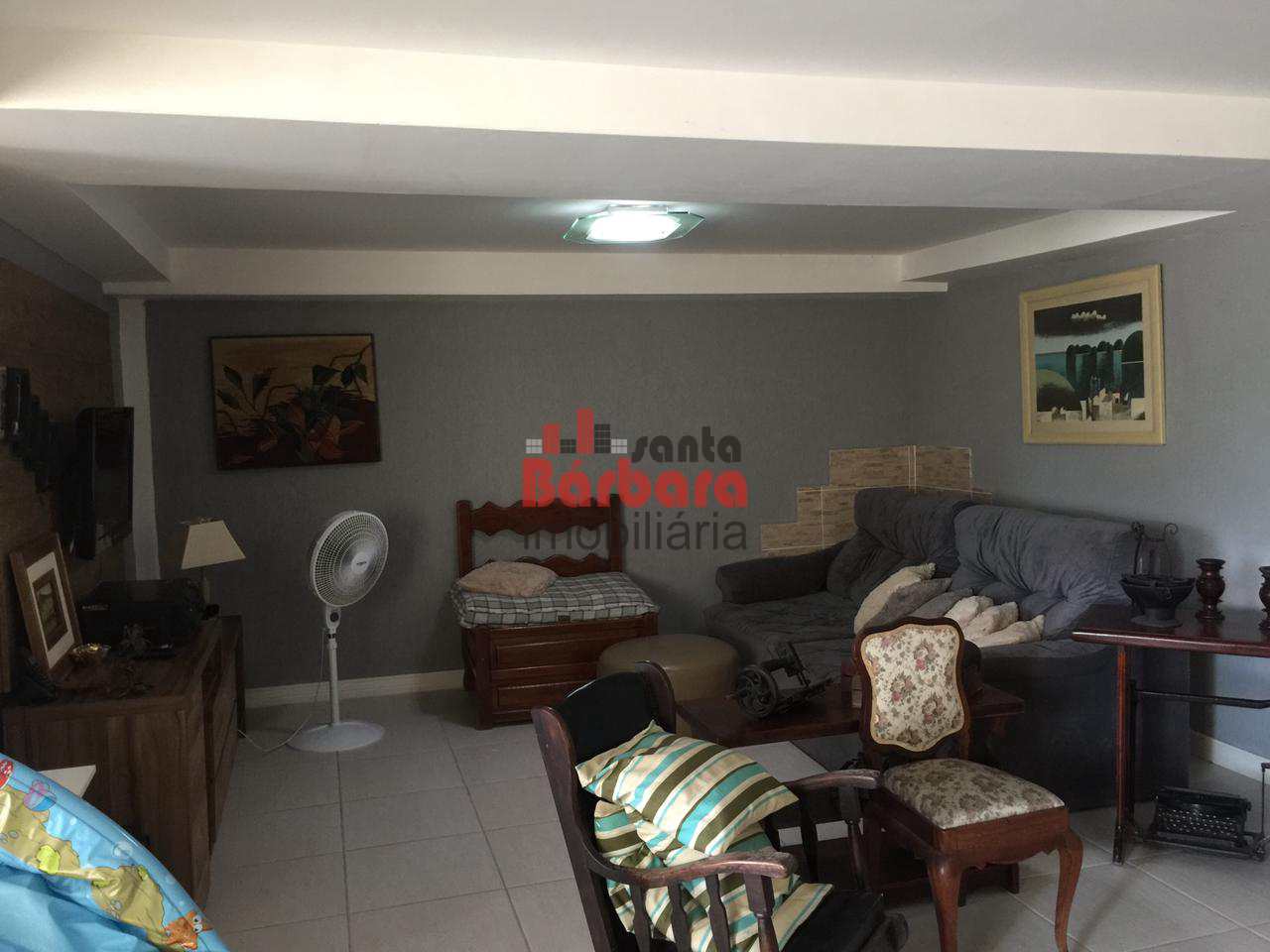 Casa à venda com 3 quartos, 240m² - Foto 4