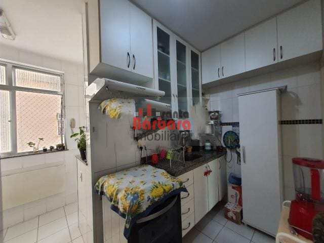 Apartamento à venda com 2 quartos, 60m² - Foto 13