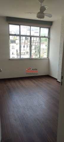 Apartamento à venda com 2 quartos, 60m² - Foto 11