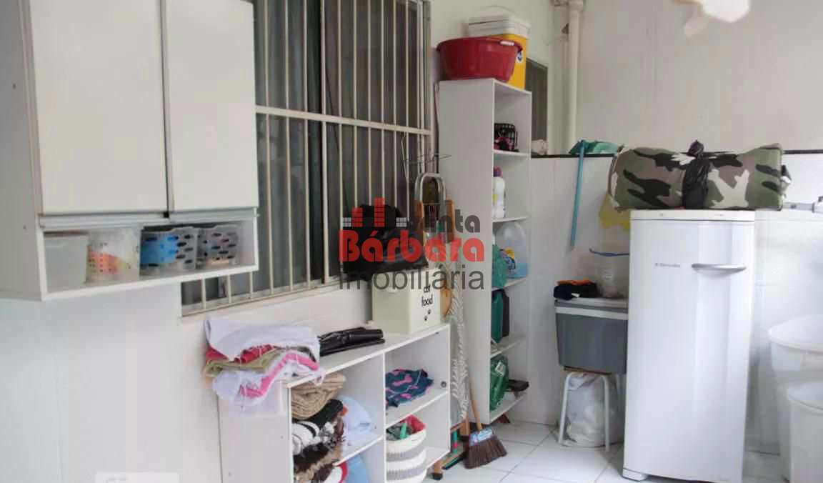 Casa à venda com 4 quartos, 240m² - Foto 25