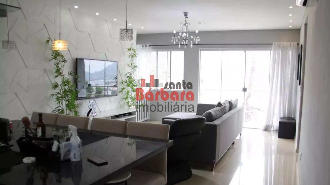 Casa à venda com 4 quartos, 240m² - Foto 1