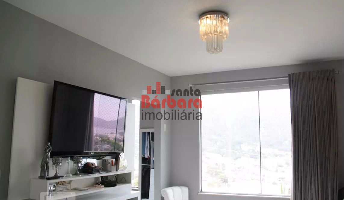 Casa à venda com 4 quartos, 240m² - Foto 19