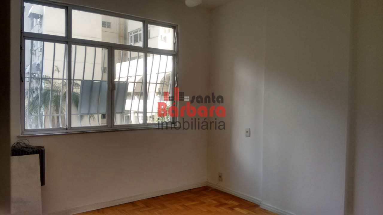 Apartamento à venda com 2 quartos, 80m² - Foto 11