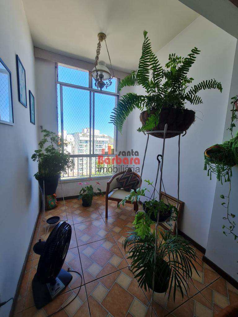 Apartamento à venda com 2 quartos, 75m² - Foto 22