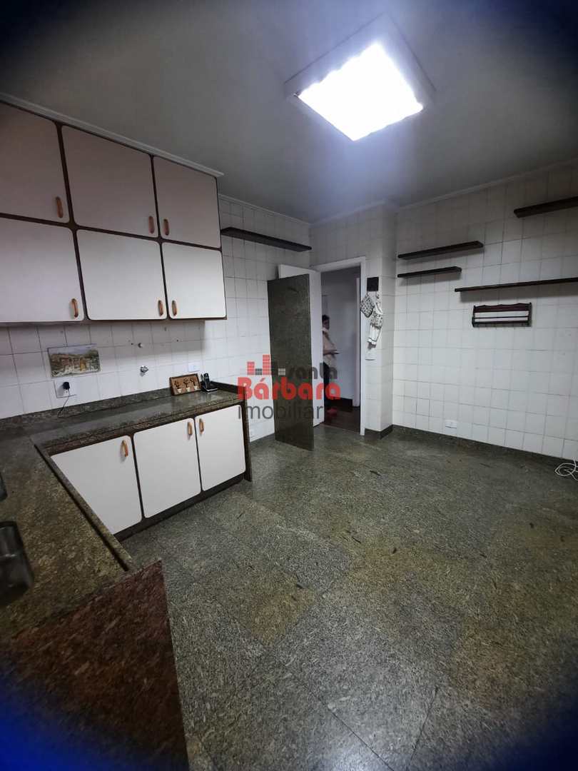 Apartamento à venda com 3 quartos, 140m² - Foto 24