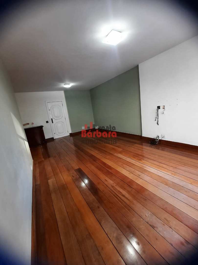 Apartamento à venda com 3 quartos, 140m² - Foto 2