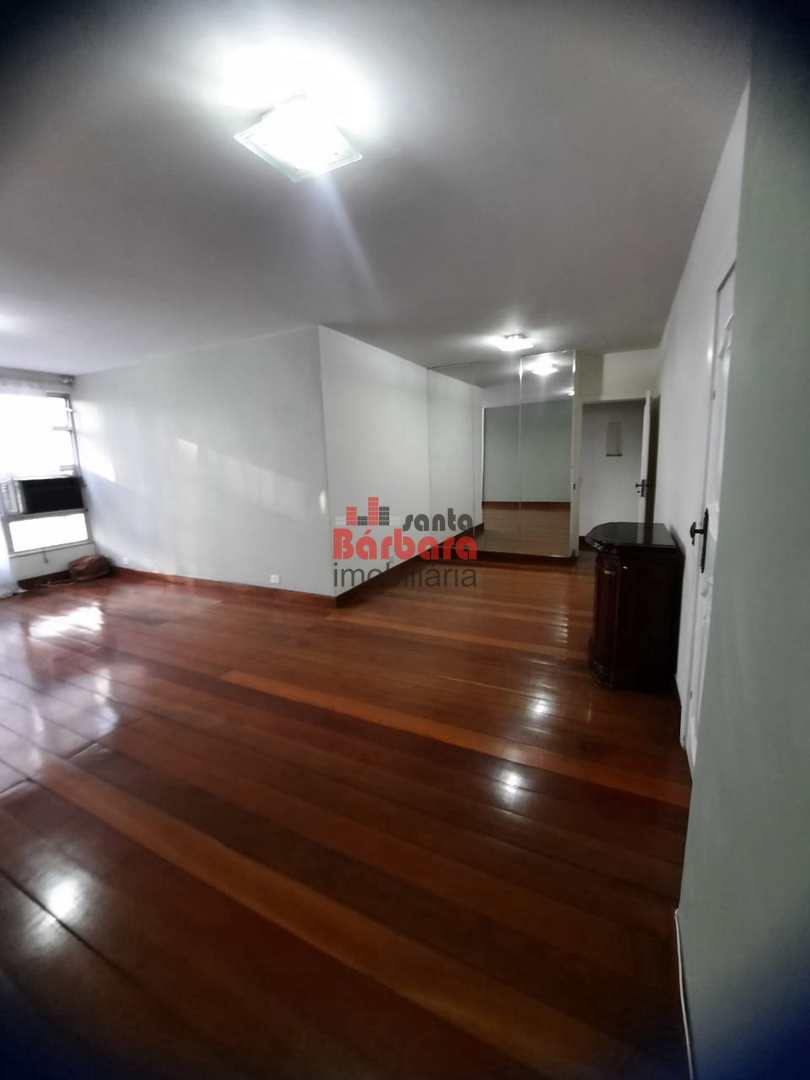 Apartamento à venda com 3 quartos, 140m² - Foto 3