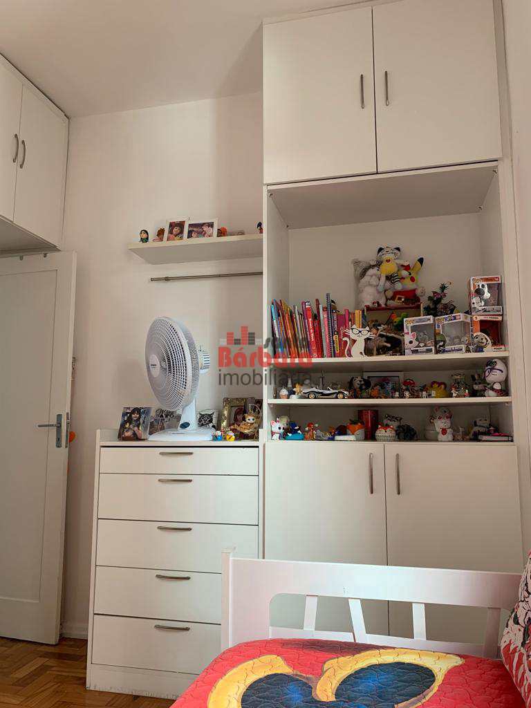 Apartamento à venda com 3 quartos, 130m² - Foto 19