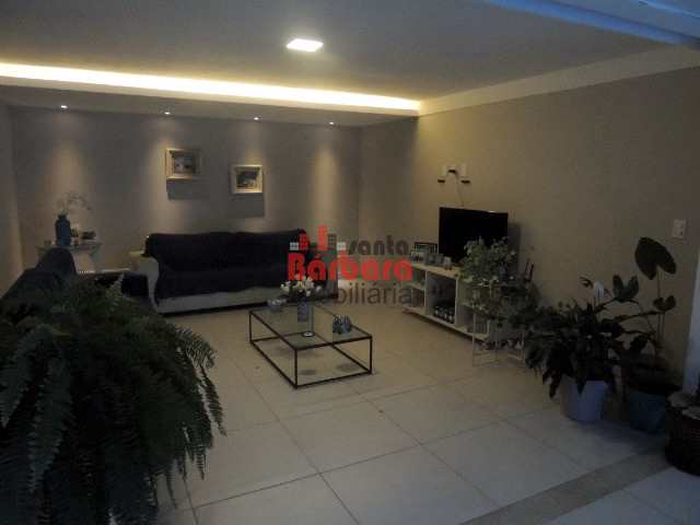 Casa à venda com 5 quartos, 320m² - Foto 13