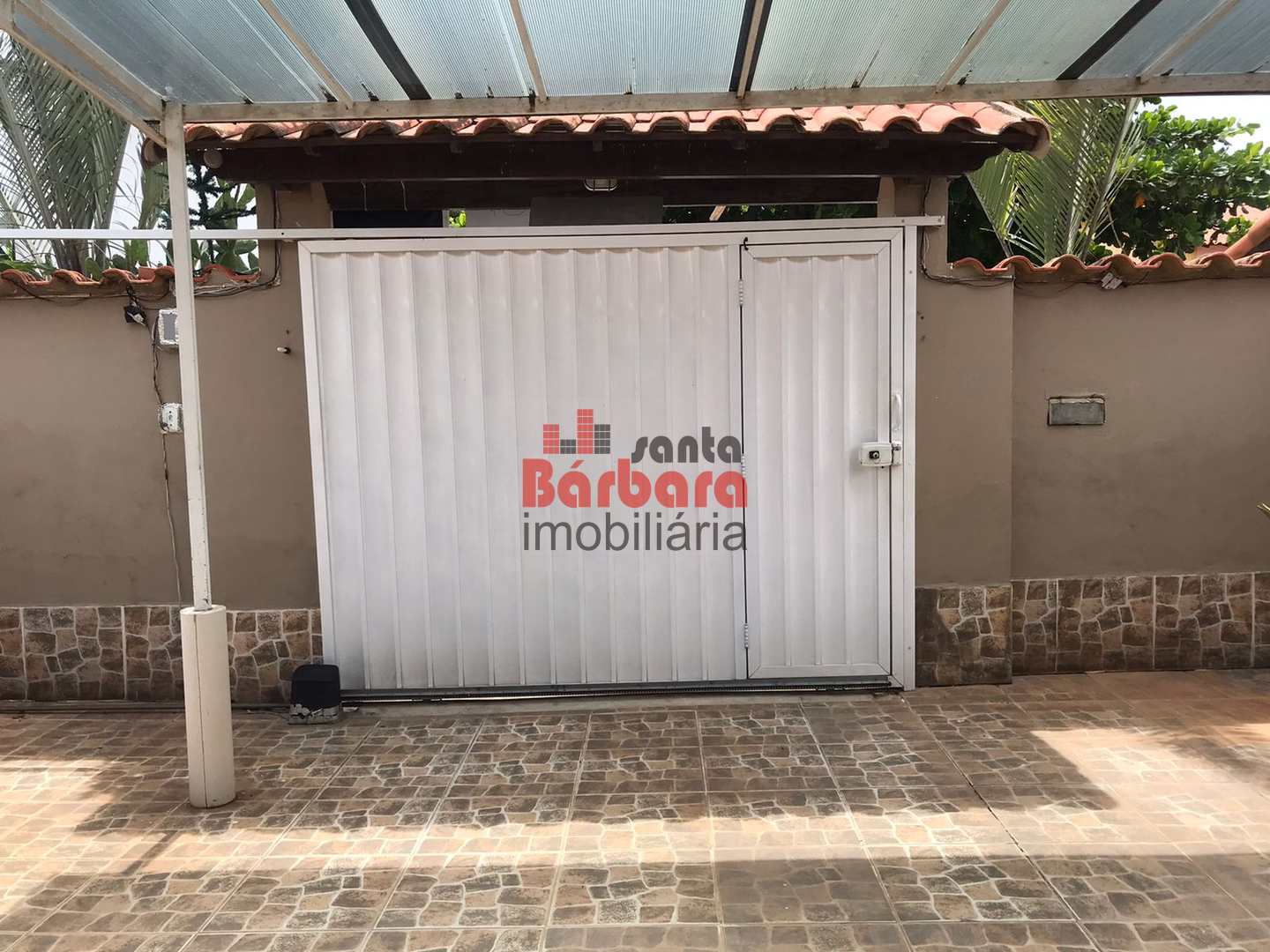 Casa à venda com 3 quartos, 130m² - Foto 2