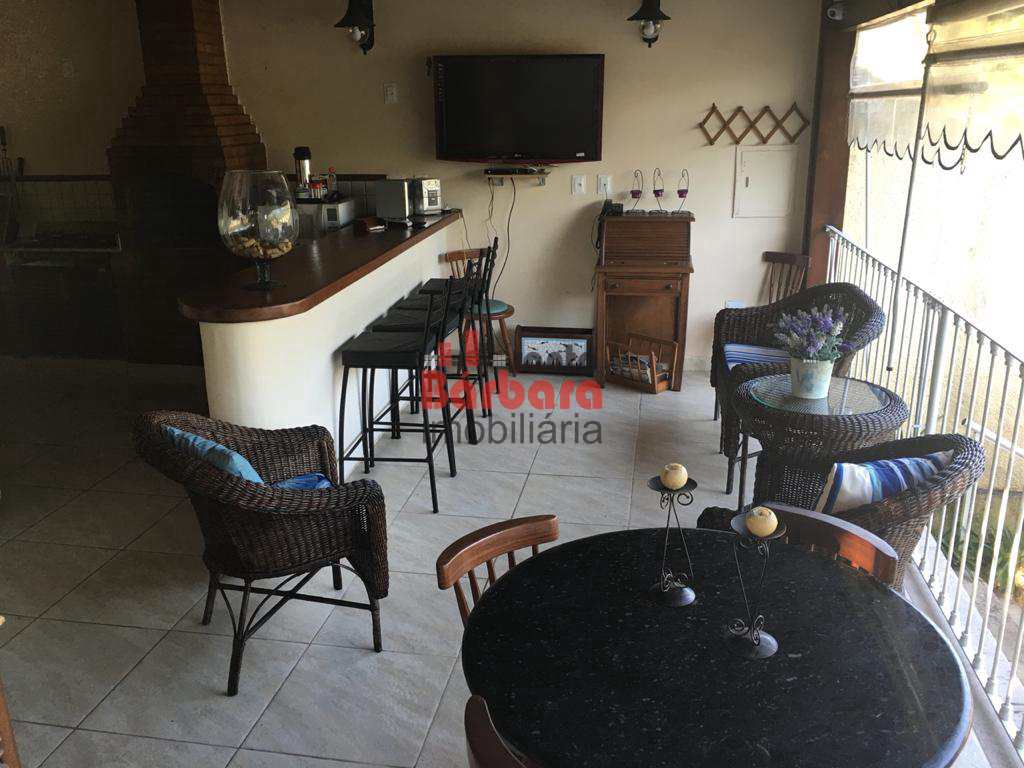 Casa à venda e aluguel com 4 quartos, 300m² - Foto 5