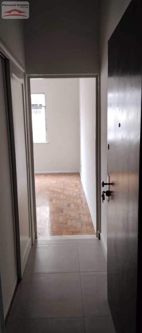 Apartamento à venda com 1 quarto, 47m² - Foto 2