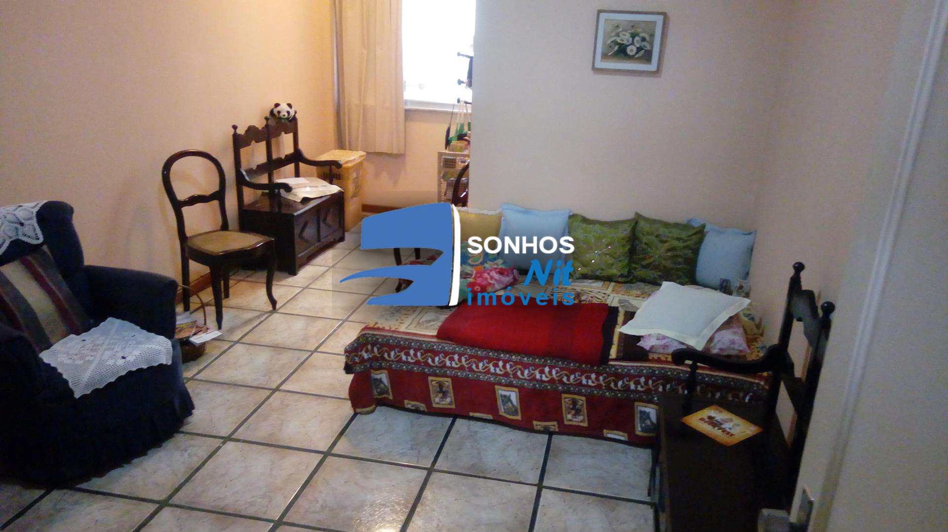 Apartamento com 2 Quartos à Venda, 70 m² por R$ 300.000