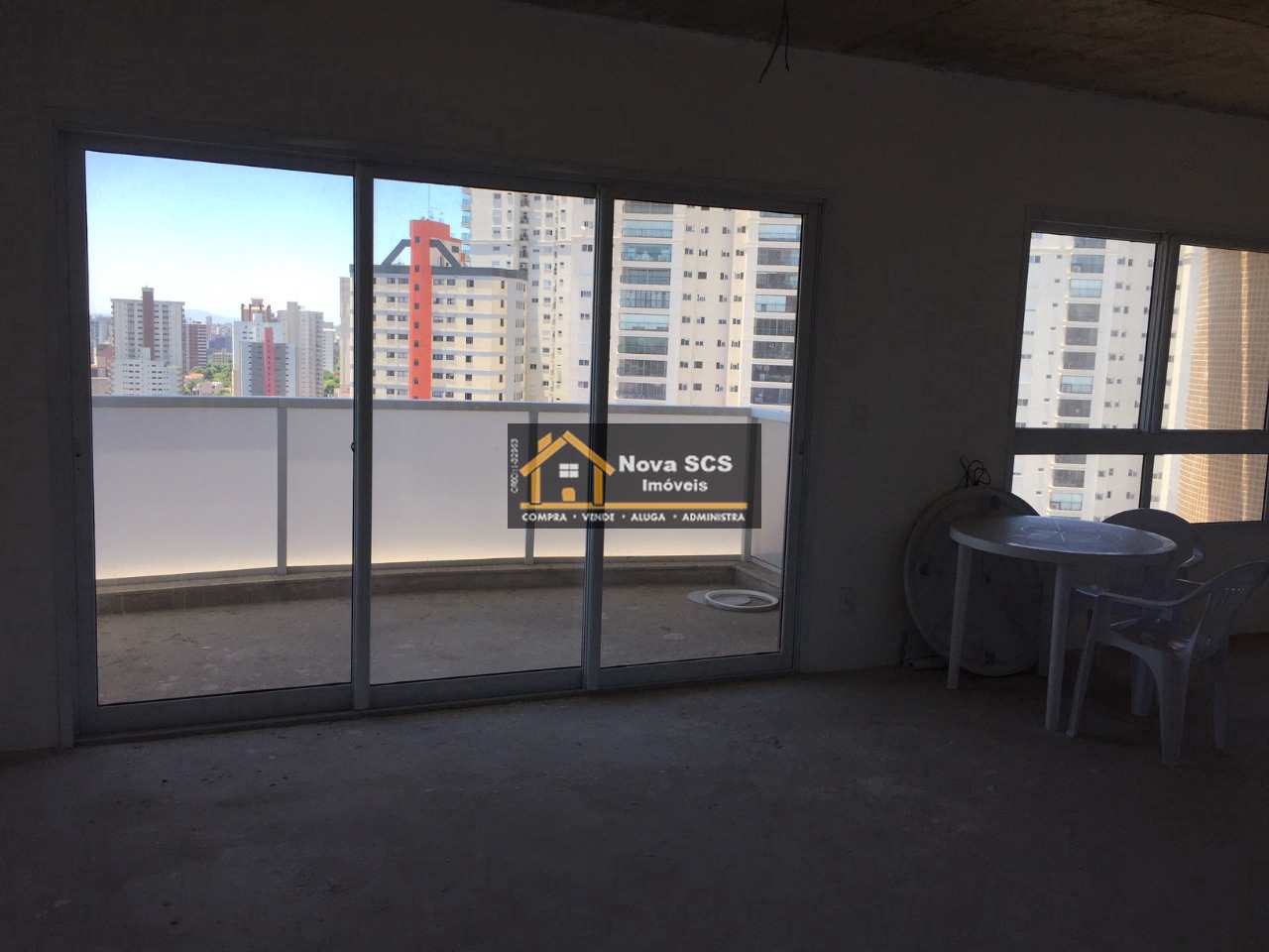 Apartamento à venda com 4 quartos, 205m² - Foto 1