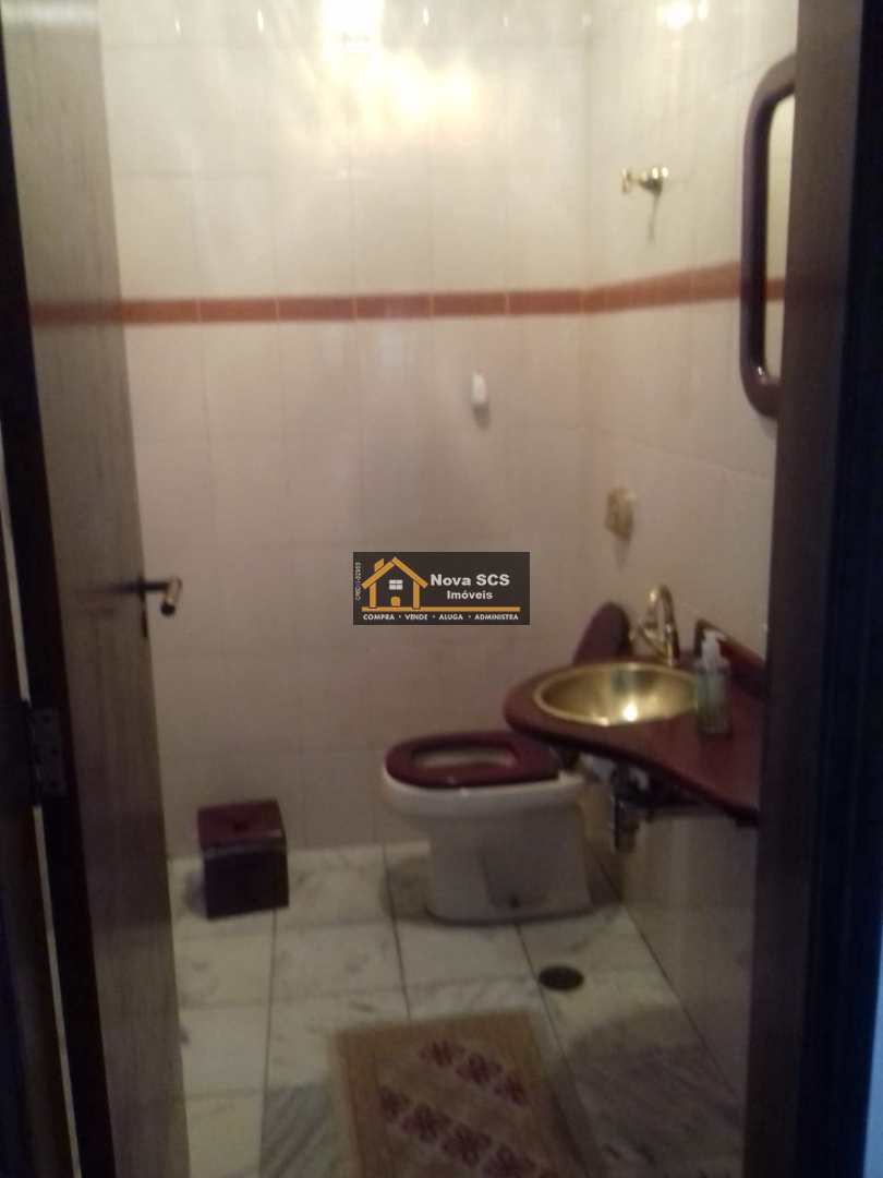 Sobrado à venda com 3 quartos, 300m² - Foto 17