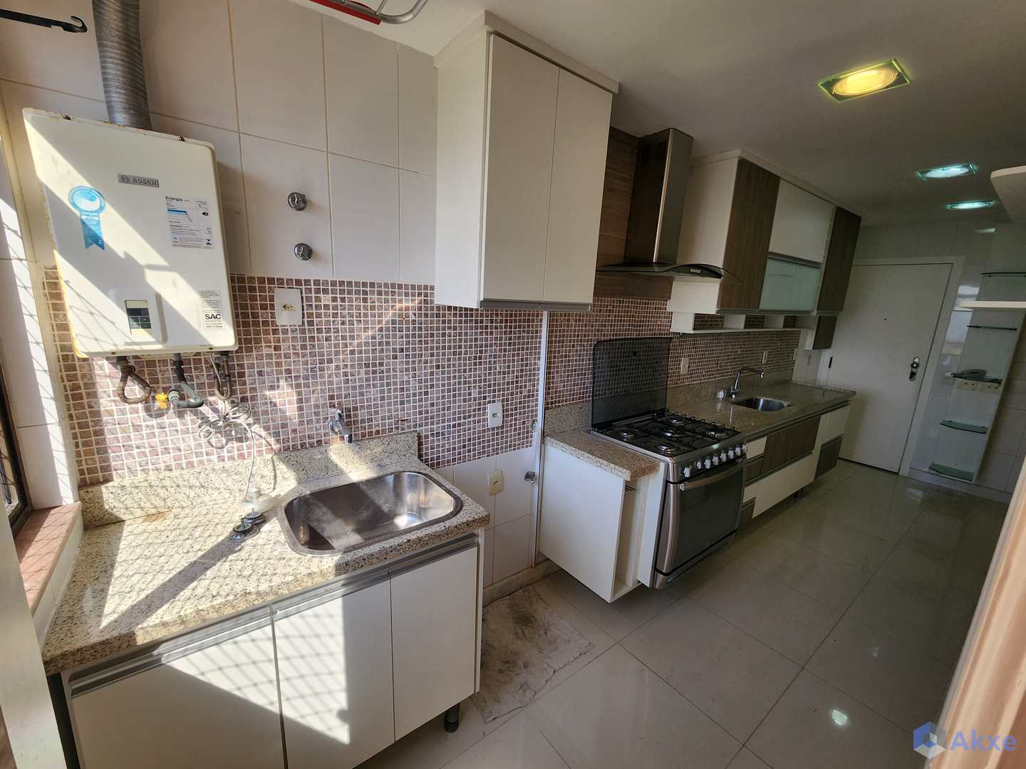 Apartamento para alugar com 3 quartos, 129m² - Foto 12