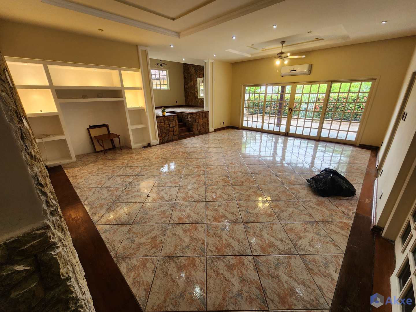 Casa de Condomínio para alugar com 4 quartos, 765m² - Foto 4