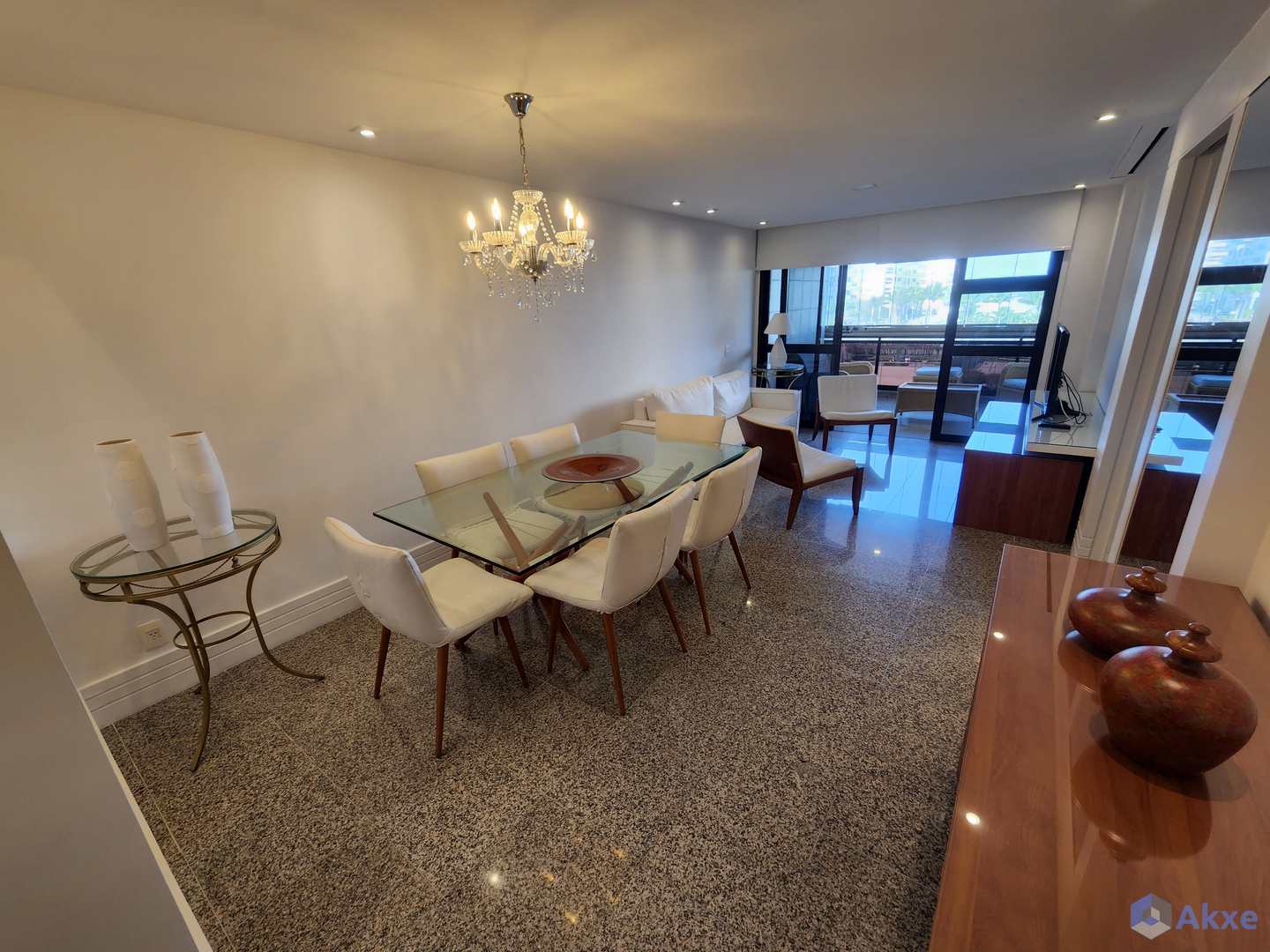 Apartamento à venda com 3 quartos, 110m² - Foto 1