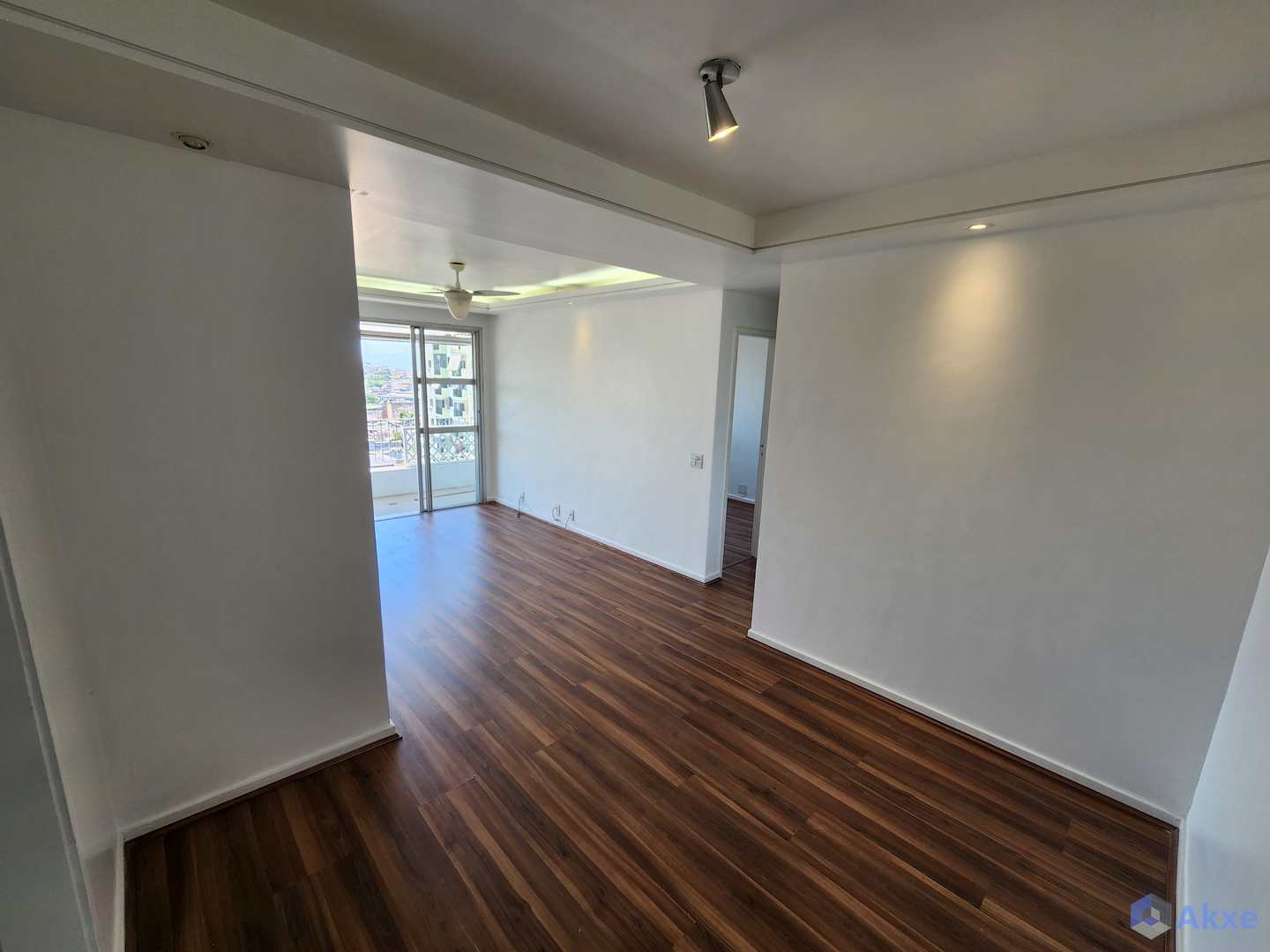 Apartamento à venda com 2 quartos, 61m² - Foto 2