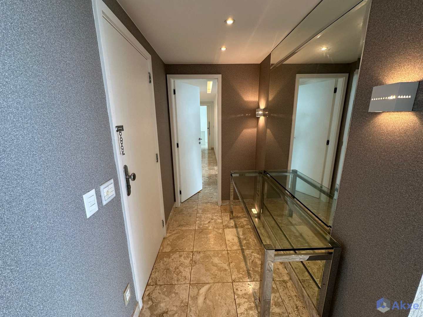 Apartamento para alugar com 3 quartos, 164m² - Foto 9