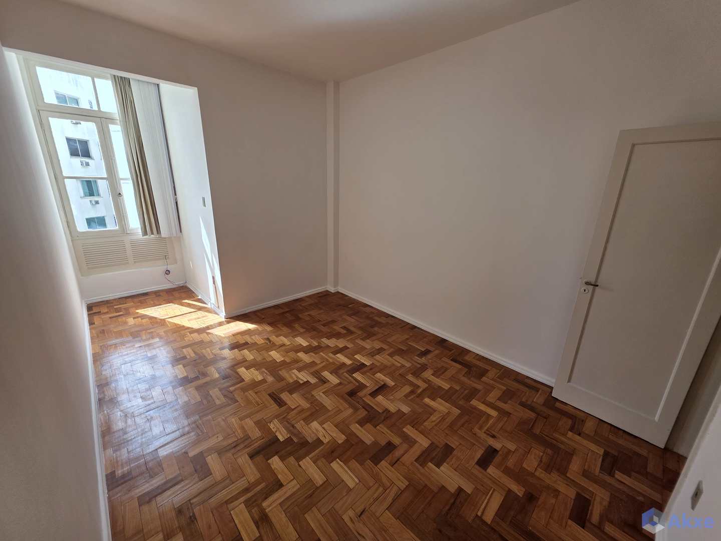 Apartamento para alugar com 2 quartos, 75m² - Foto 12