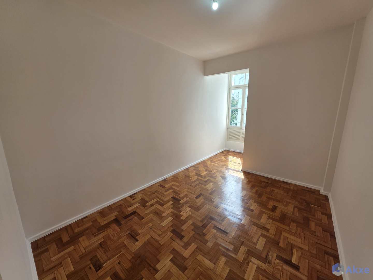 Apartamento para alugar com 2 quartos, 75m² - Foto 11