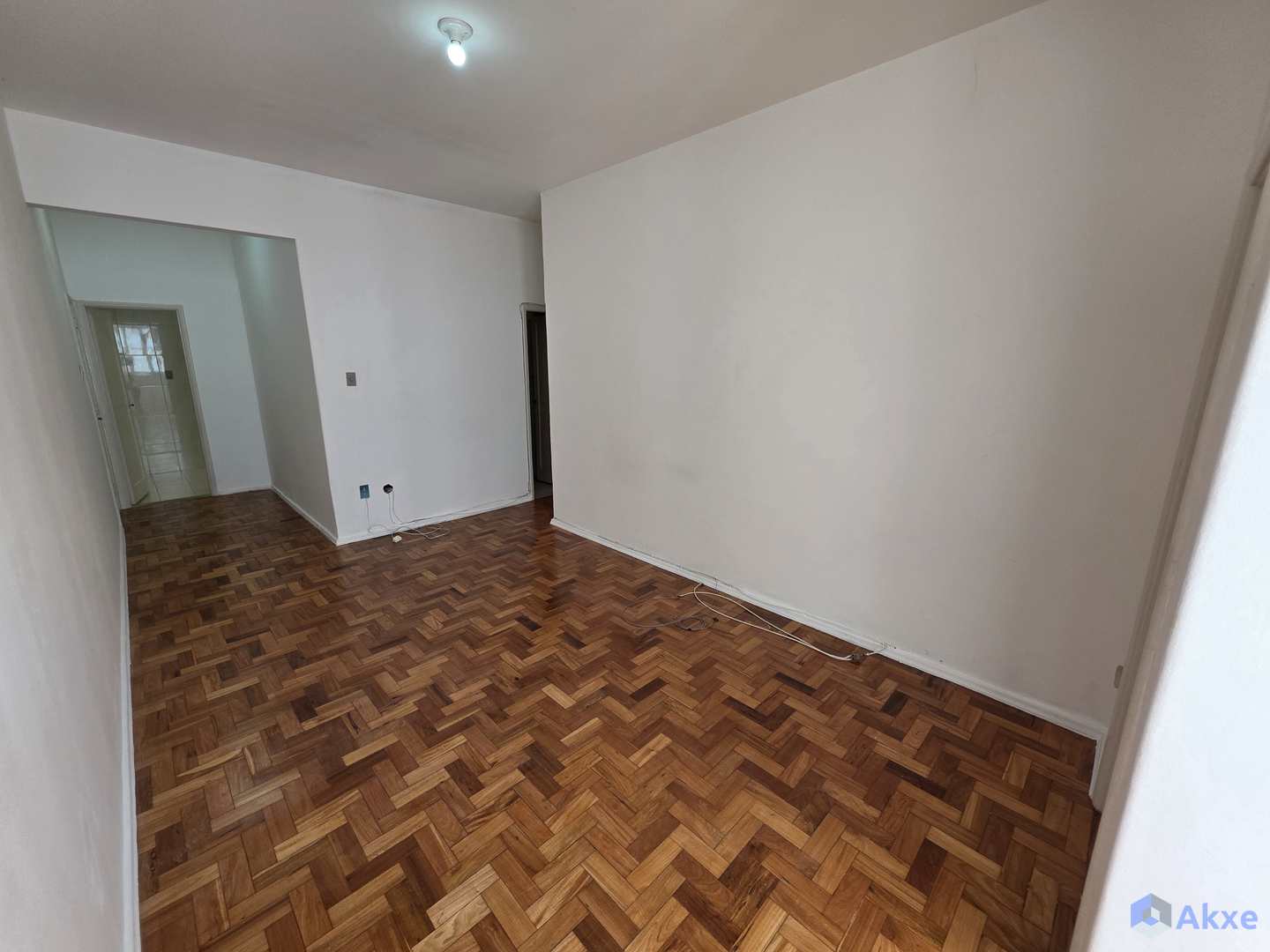 Apartamento para alugar com 2 quartos, 75m² - Foto 4