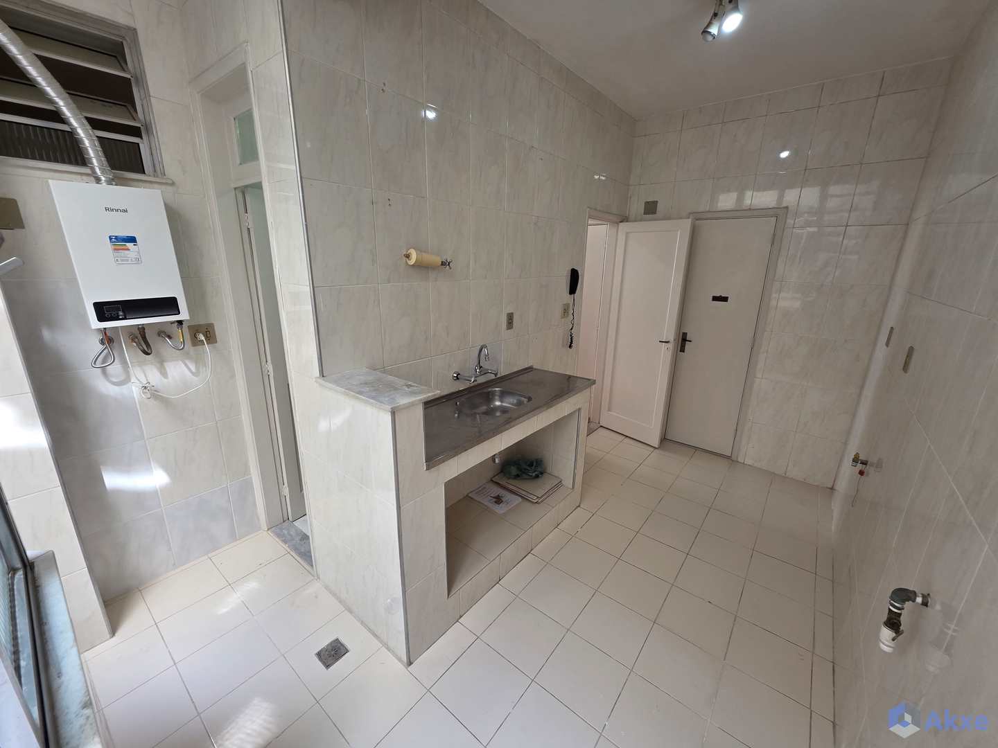 Apartamento para alugar com 2 quartos, 75m² - Foto 13
